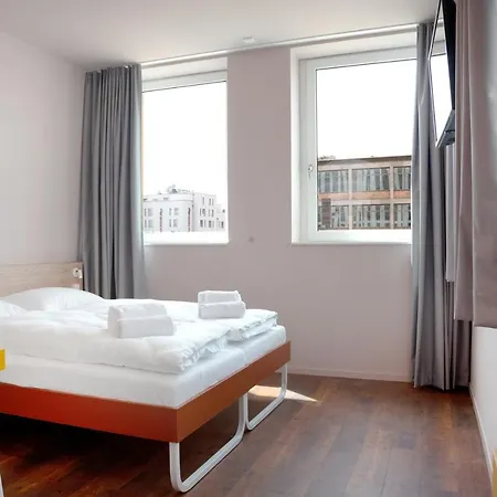 Otel Meininger Hauptbahnhof 3*