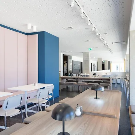 Meininger Hauptbahnhof 3*