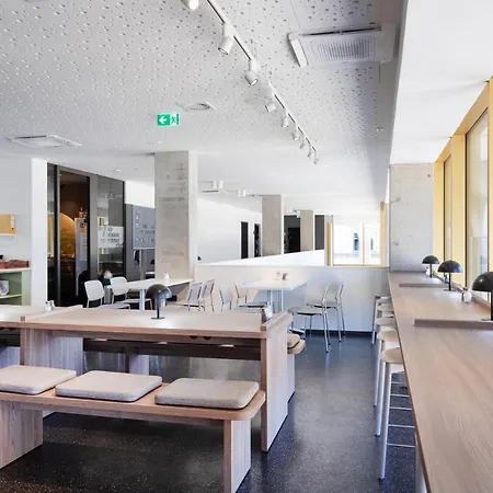 Hotel Meininger Hauptbahnhof 3*