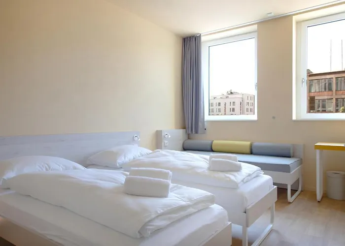 Meininger Hauptbahnhof 3*