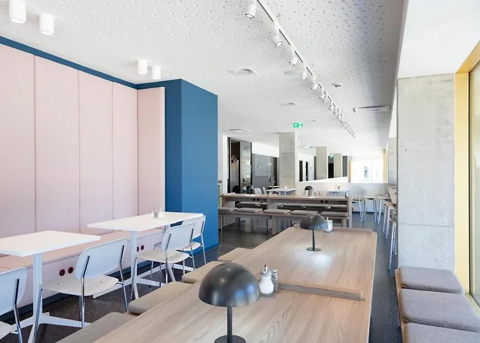 Meininger Hauptbahnhof 3*